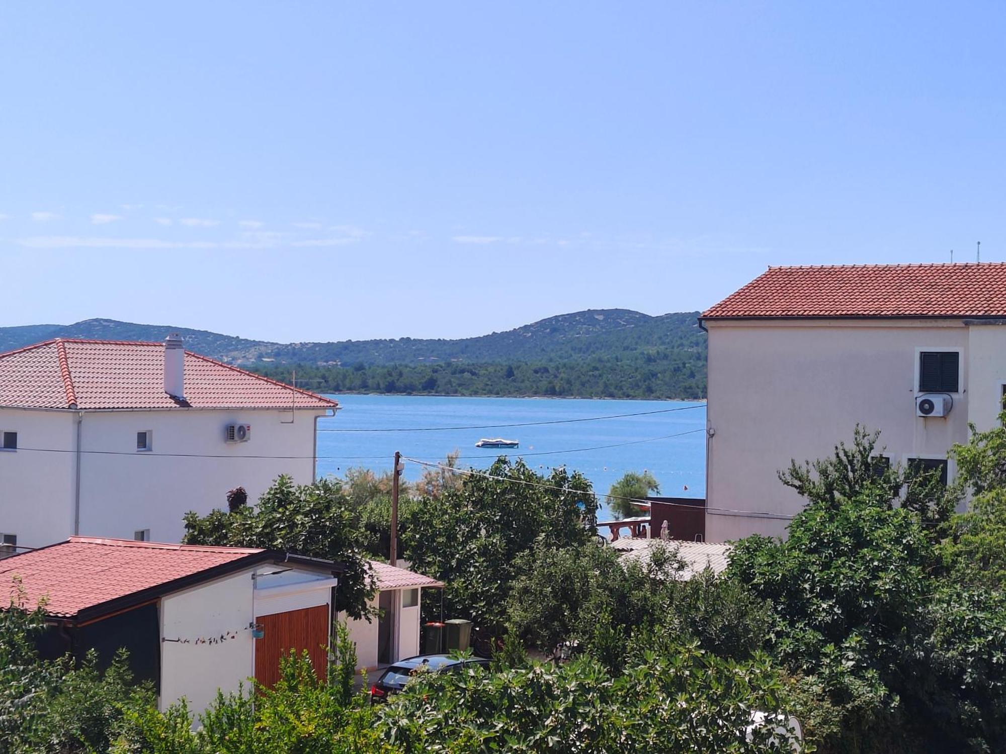 Apartments Grape Pirovac Esterno foto